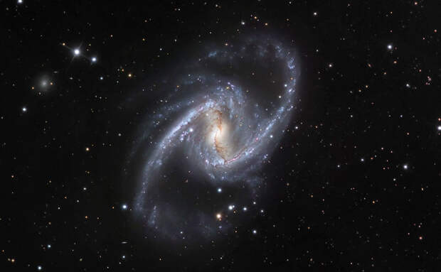 Спиральная галактика с перемычкой NGC 1365