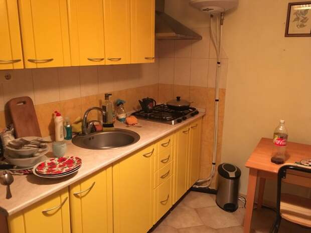 Кухня в квартире 32-летнего россиянина по имени Иван.