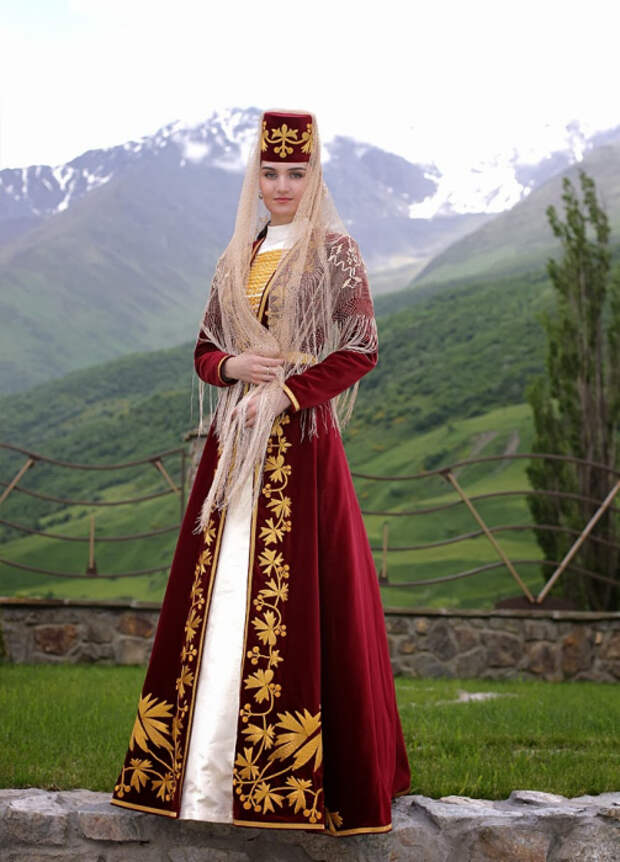 Красивая молодая осетинка. | Фото: wlooks.ru. Красивая молодая осетинка. | Фото: wlooks.ru.