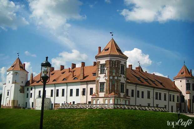 красивые города Белоруссии: Мирский замок