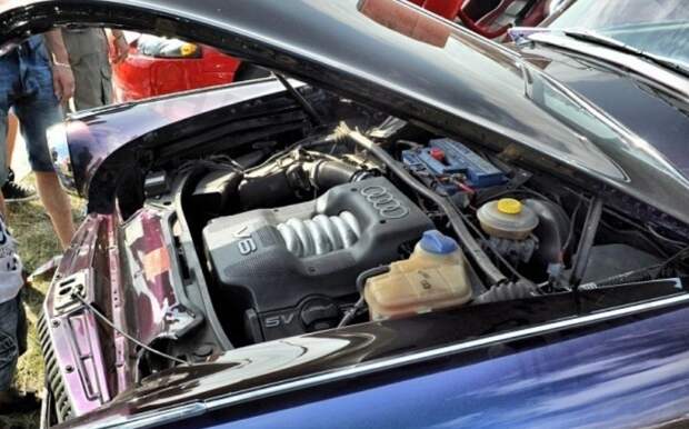 Круто переделанная 21-ая Волга с хорошим мотором от Ауди, которая удивляет