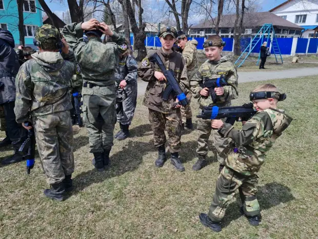 Проект "Приморье – Родина Героев" для подростков проводит уссурийская федерация пэйнтбола