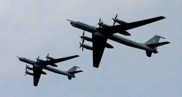Ту-142 пролетели над Северным Ледовитым океаном
