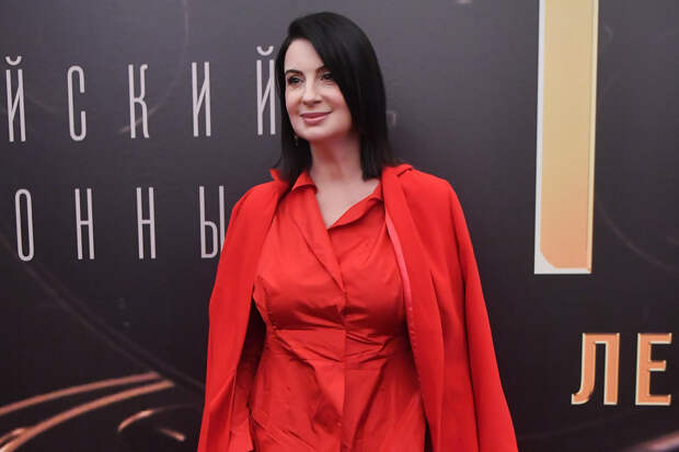 Ведущая Первого канала упала в прямом эфире