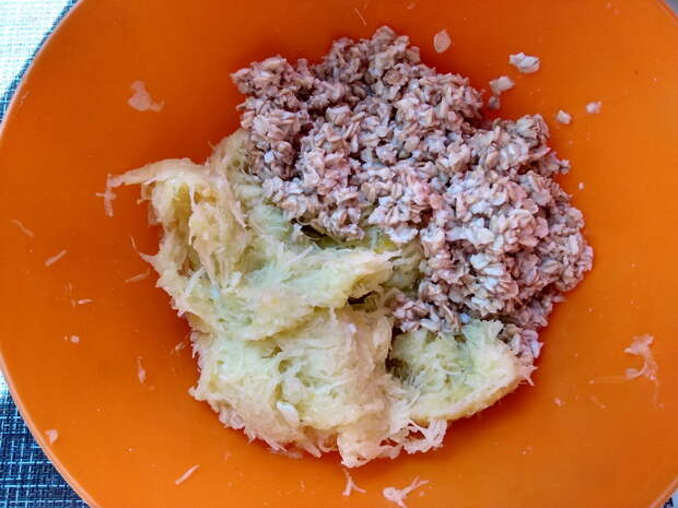 Котлеты по постному рецепту (честно говоря, они гораздо вкуснее кабачковых)