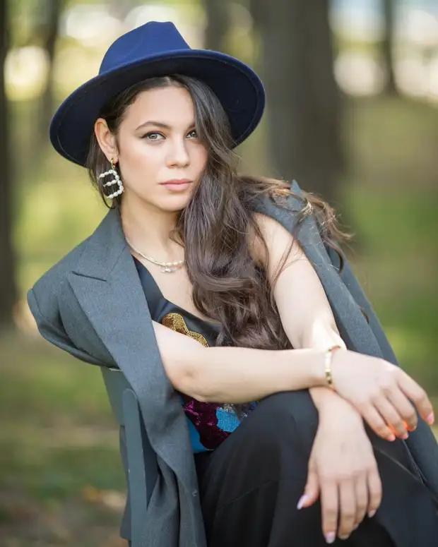 Алина Загитова показала фото без макияжа