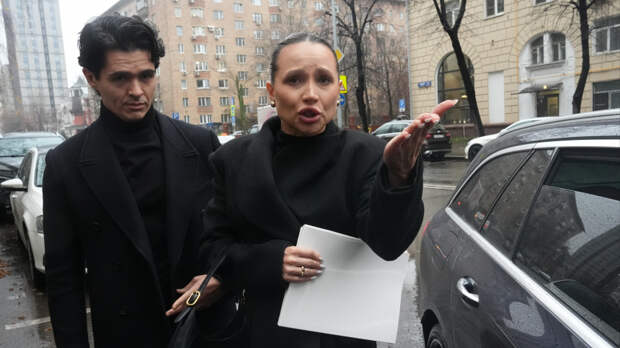 Артем — нарцисс, Луис — временный спутник: психолог высказалась о мужчинах Лерчек