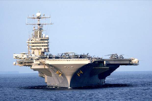 КСИР заявил о поражении авианосца США «Авраам Линкольн» четырьмя ракетами