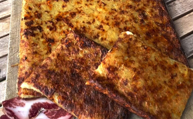 Золотистая картофельная галета в гасконском стиле: напомнит пирог, только готовится проще