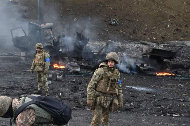 Западу следует продолжать поддержку Украины, чтобы она смогла воевать и дальше. Об этом, передает...