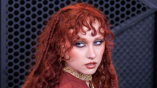 Певица объяснила желание прикрепить платье к пирсингу сосков на «Грэмми»