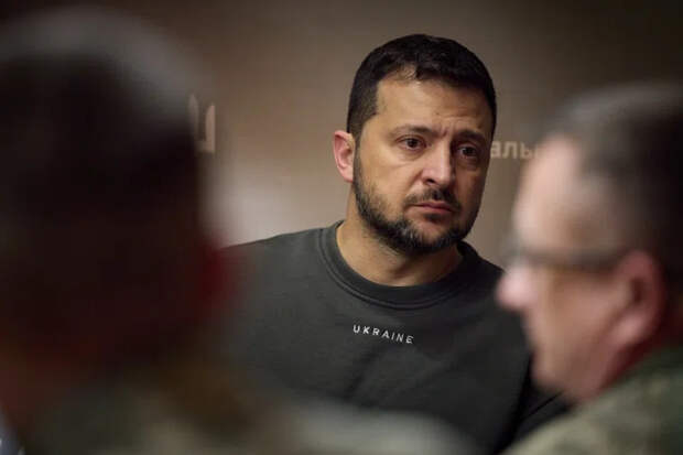 Зеленский: сдача Донбасса расколет общество и ослабит позиции Киева