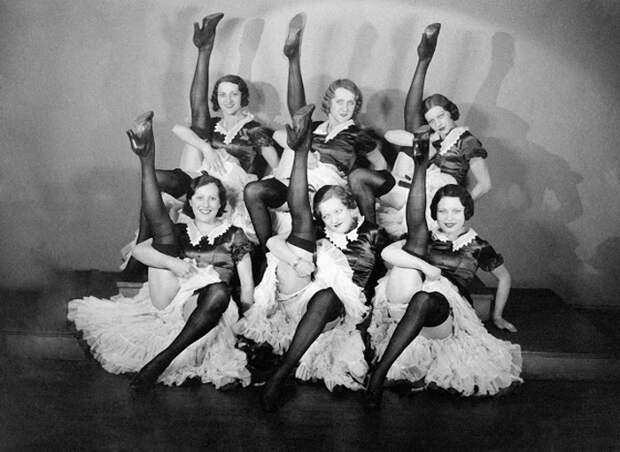 18 редких старинных фотографий танцовщиц кан-кана из Мулен Руж
