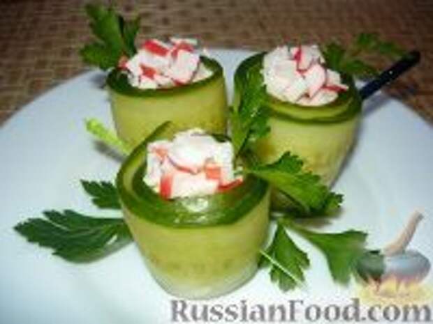 Фото к рецепту: Огуречные роллы Фото к рецепту: Огуречные роллы