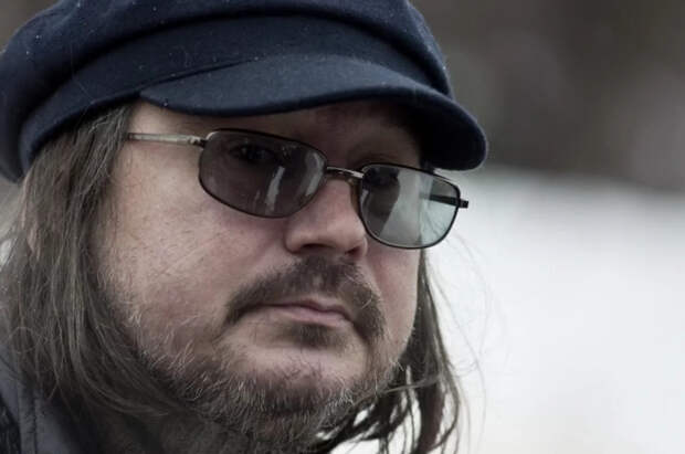 В Петербурге представили макет памятника Балабанову в виде трамвая