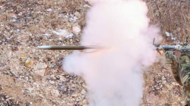 Филиппинский чиновник выжил после попадания в машину выстрела из гранатомета