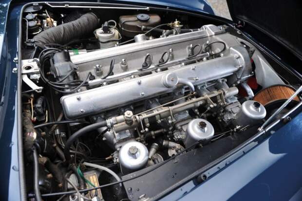 Aston Martin DB5 двигатель, капот, мотор, суперкар