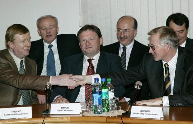 Шохин жалуется на нищету, а тем временем буржуазия богатеет, обирая страну