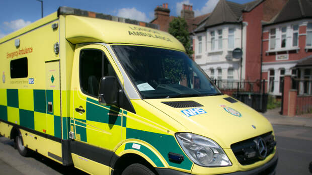 Нехватка акушерок привела к трагедии: младенец умер во время домашних родов