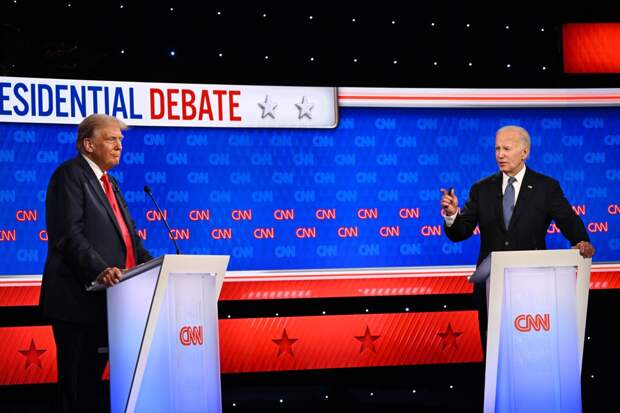 Спонсоров пришлось успокаивать: "Президентские дебаты вызвали шок в кампании Байдена" - CNN