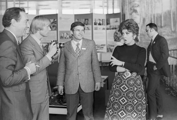Джина Лоллобриджида, 1973 год Джина Лоллобриджида, 1973 год