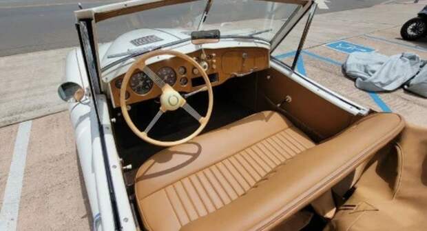 Одна из самых редких машин в мире: Английский Jowett Jupiter из пятидесятых