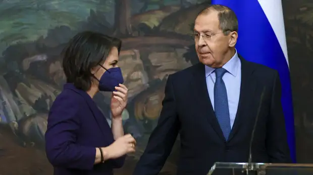 Лавров заявил, что напомнит главе МИД ФРГ о возможности ответных мер в ситуации с RT DE