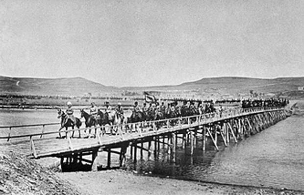 Российские кавалеристы в Тифлисе. 1914 год