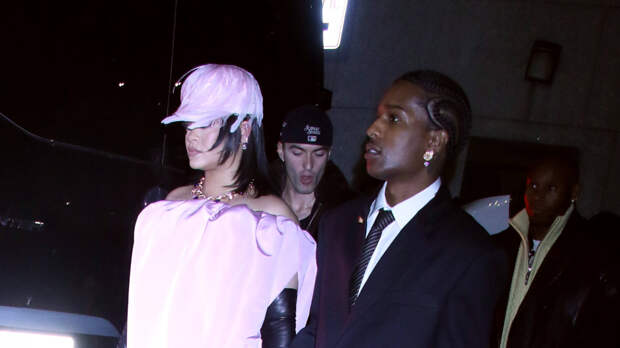 Пополнение в семье? Рианна намекнула на рождение четвертого ребенка