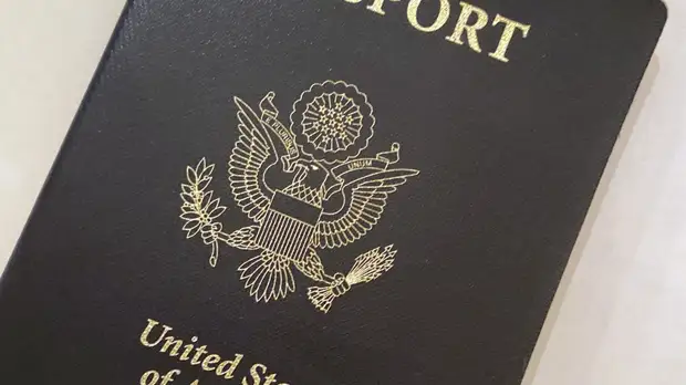 В США выдали первый американский паспорт с отметкой о гендере «X»