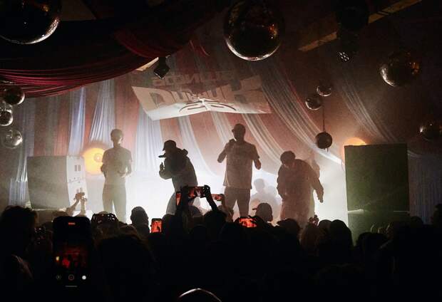 «Пикник Афиши» и «Лауд Бойз» открыли фестивальный сезон ночной вечеринкой