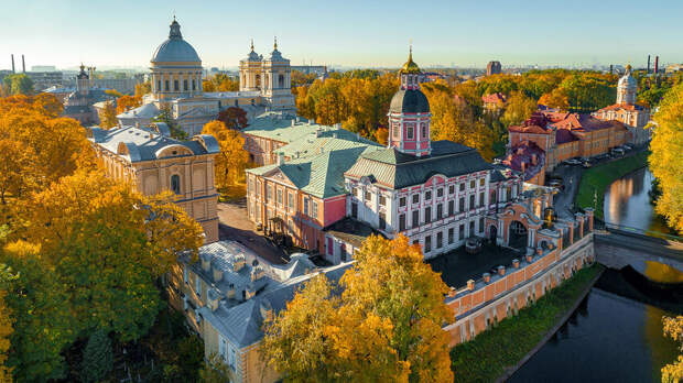 5 фактов про Александро-Невскую Лавру, главный монастырь Санкт-Петербурга