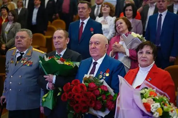 Тамбовчанам вручили государственные награды РФ и области