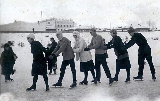 1928. Традиционный каток на льду Оми история, ретро, фото