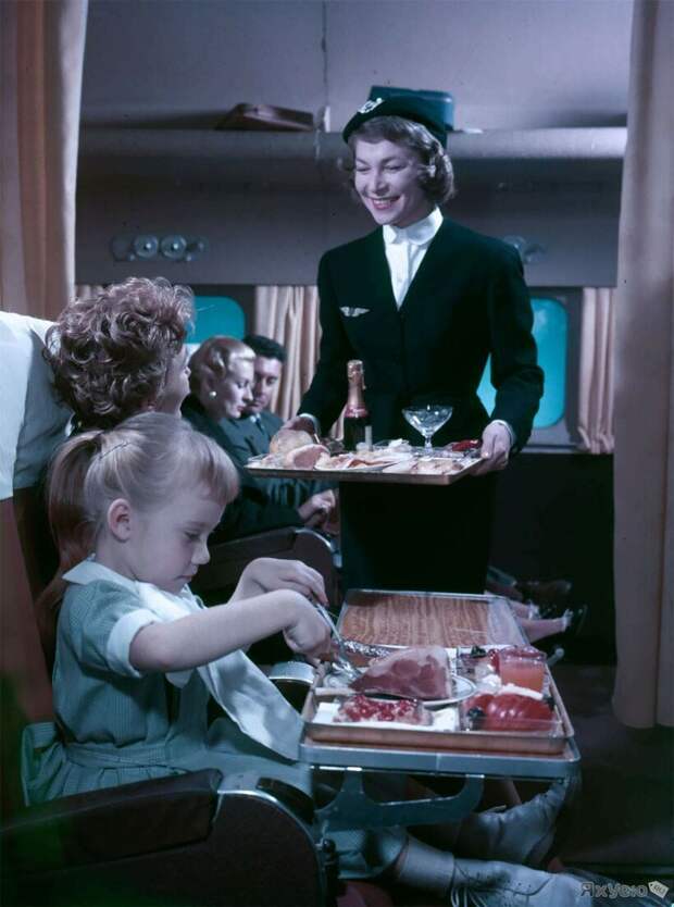 Как в 1957 году выглядел первый класс компании Air France в 7 кадрах