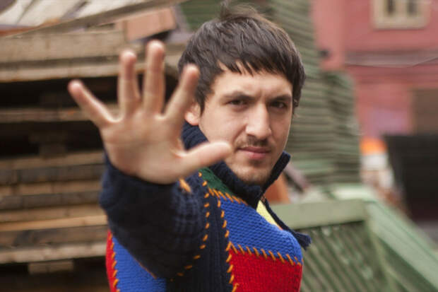 Суд заочно приговорил Артура Смольянинова к восьми годам колонии