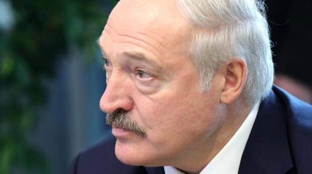 После заявления Лукашенко о госперевороте в Минске заметили БТРы