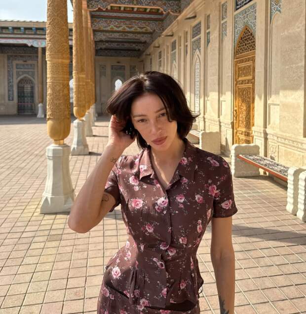 Настя Ивлеева делится шокирующими кадрами купания в грязной реке Танзании