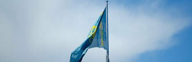 В Актау сняли государственный флаг с главного флагштока