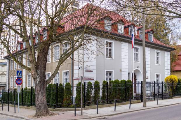 Россияне в Польше с эмоциями восприняли закрытие консульства в Гданьске