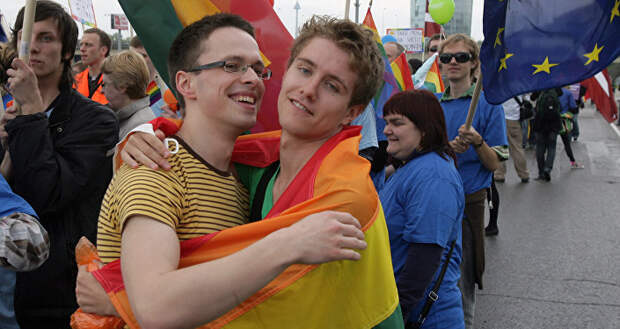 Участники Baltic Pride в Вильнюсе