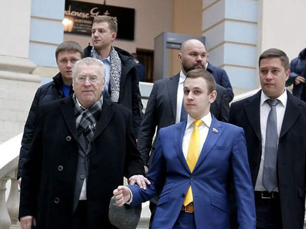 Самый молодой депутат Госдумы объяснил механизм шуток над Путиным Самый молодой депутат Госдумы объяснил механизм шуток над Путиным