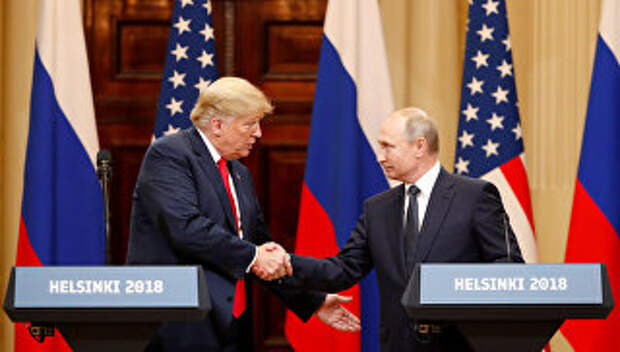 Президент РФ Владимир Путин и президент США Дональд Трамп во время пресс-конференции в Хельсинки. 16 июля 2018