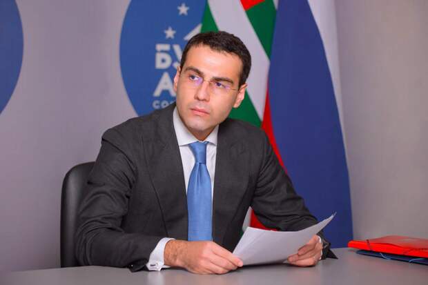 Президент Абхазии отправил в отставку главу МИД республики