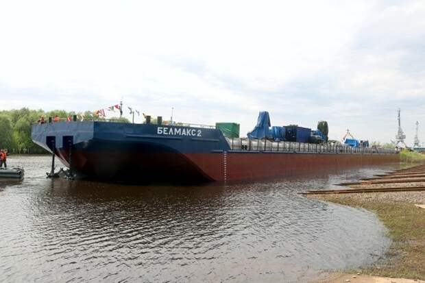 На Окской судоверфи спустили на воду вторую мелкосидящую нефтеналивную баржу «Белмакс 2» Хорошие, добрые, новости, россия, фоторепортаж