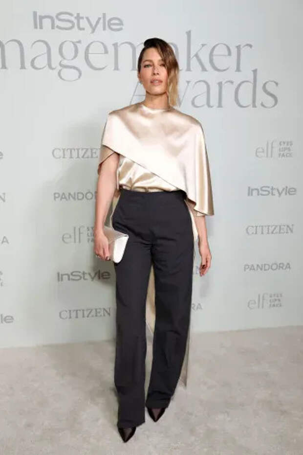 Джессика Бил