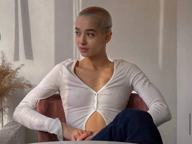 Блогер-миллионник Айша родила в бассейне — малыш умер через час