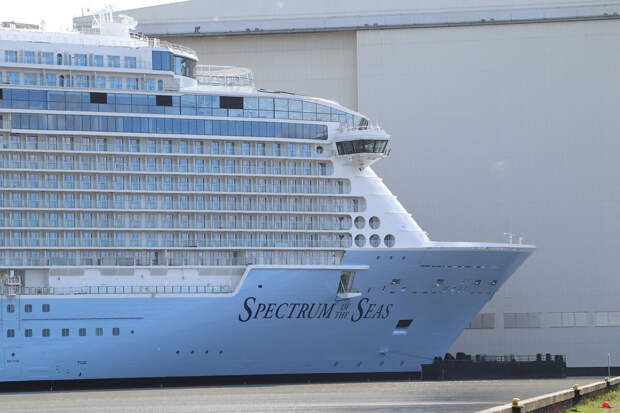 РИА Новости: застрявший в Японии лайнер Spectrum of the Seas прибыл в Шанхай