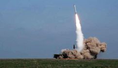 Боевой пуск крылатой ракеты из оперативно-тактического ракетного комплекса (ОТРК) "Искандер-М"
