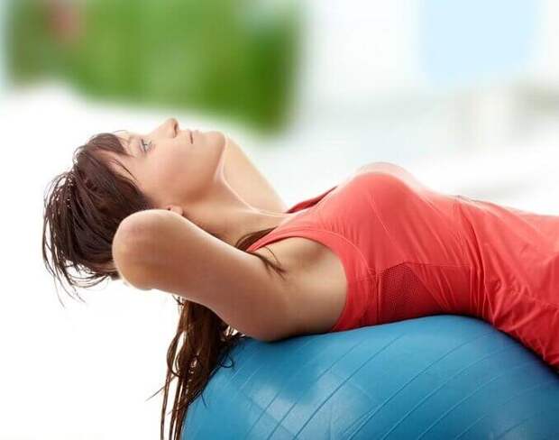 10 упражнений для крепкой спины в домашних условиях